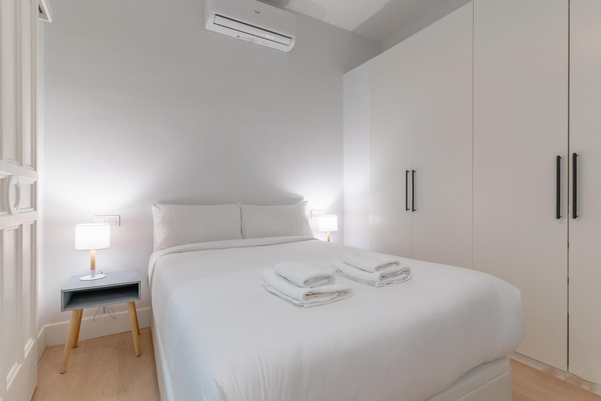 Cozy And Central-1Bd 1Bth- Cortes Apartment Madrid Ngoại thất bức ảnh