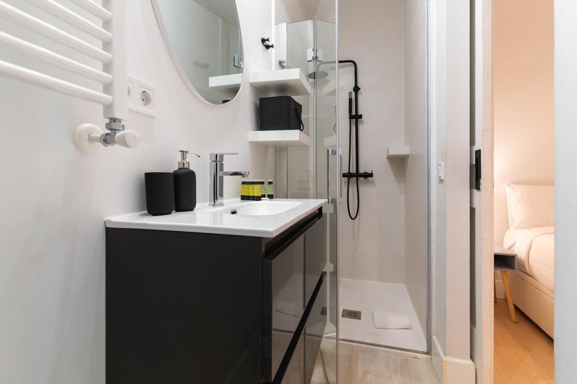 Cozy And Central-1Bd 1Bth- Cortes Apartment Madrid Ngoại thất bức ảnh