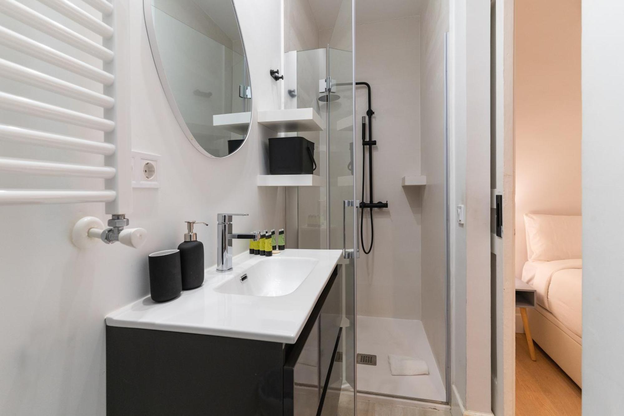Cozy And Central-1Bd 1Bth- Cortes Apartment Madrid Ngoại thất bức ảnh